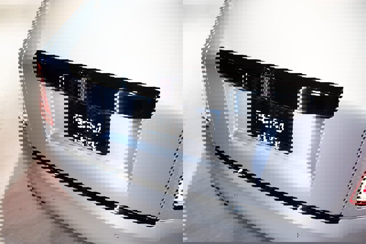 Used 2025 Rolls-Royce Phantom Sedan image 24