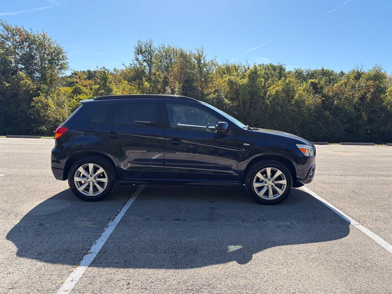 Used 2012 Mitsubishi Outlander Sport SE FWD image 6