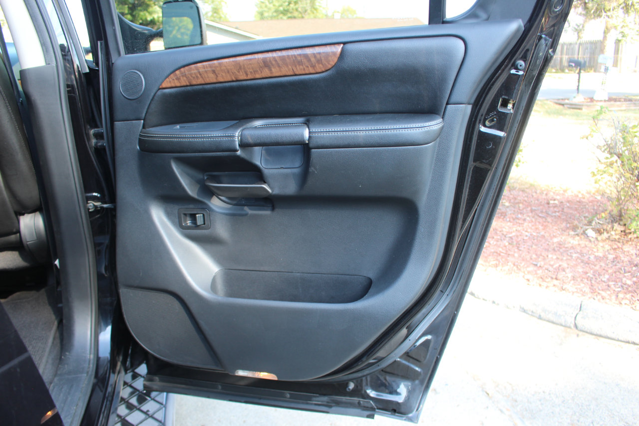 Used 2012 Nissan Armada SL w/ DVD FES Pkg image 37