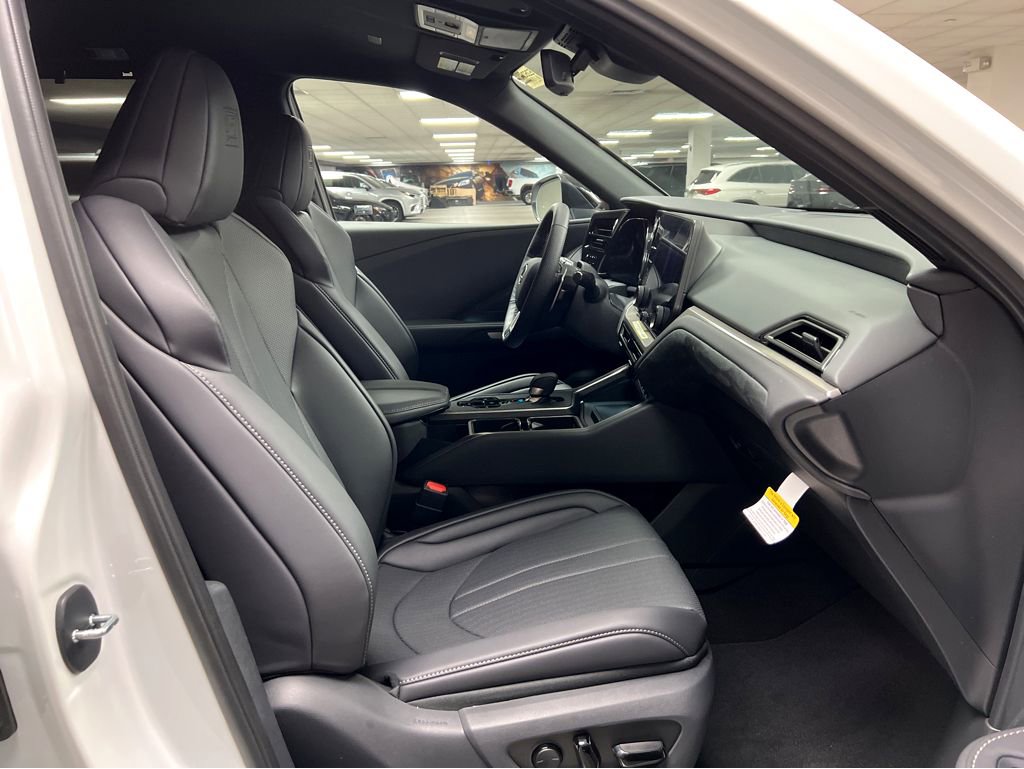 New 2026 Lexus TX 500h AWD image 32