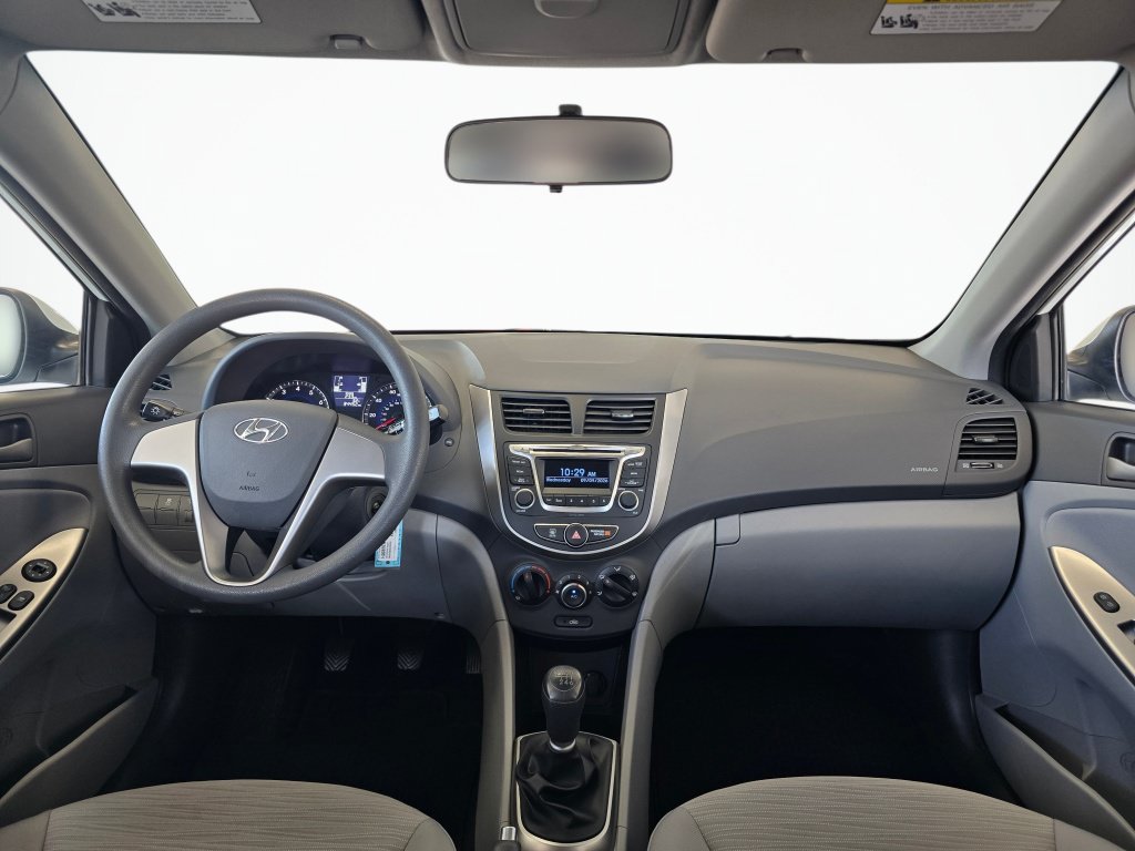 Used 2016 Hyundai Accent SE FWD image 31