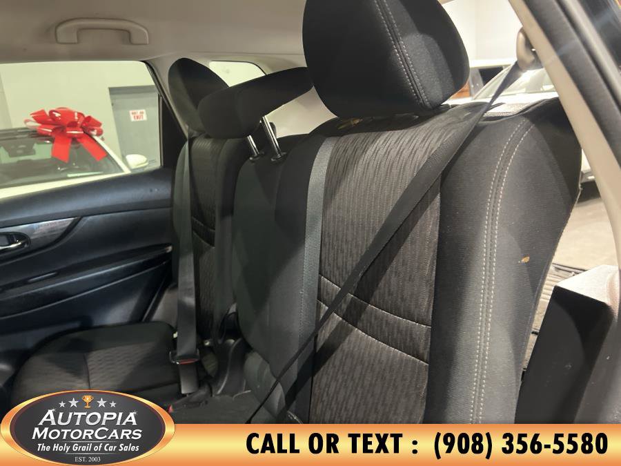 Used 2017 Nissan Rogue SV image 18