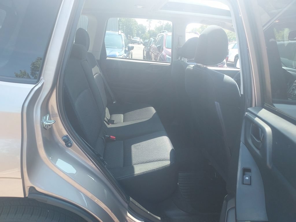 Used 2015 Subaru Forester 2.5i Premium w/ All-Weather Package AWD/4WD image 32