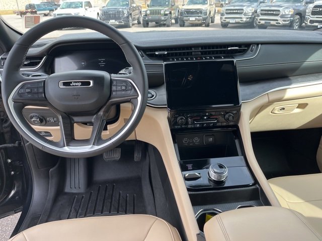 Used 2024 Jeep Grand Cherokee Limited image 20