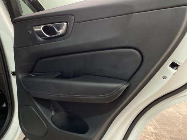 Used 2025 Volvo XC60 B5 Core image 73