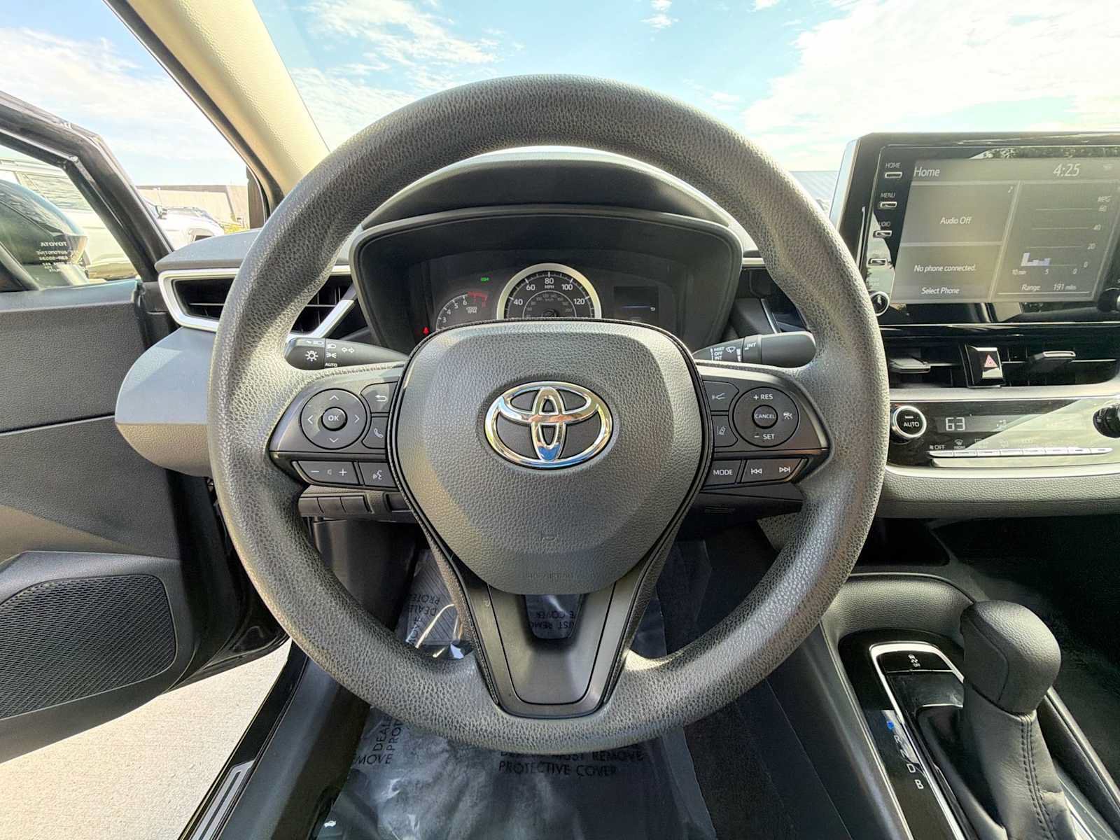 Used 2020 Toyota Corolla LE w/ LE Convenience Package FWD image 19