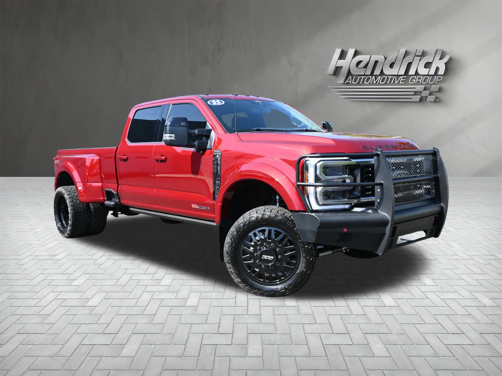 Used 2025 Ford F450 Platinum w/ FX4 Off-Road Package image 2