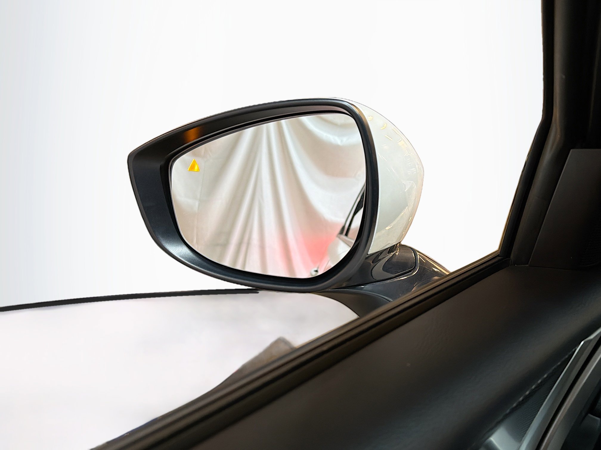 Used 2024 MAZDA CX-90 Plug-In Hybrid w/ Premium Pkg image 16