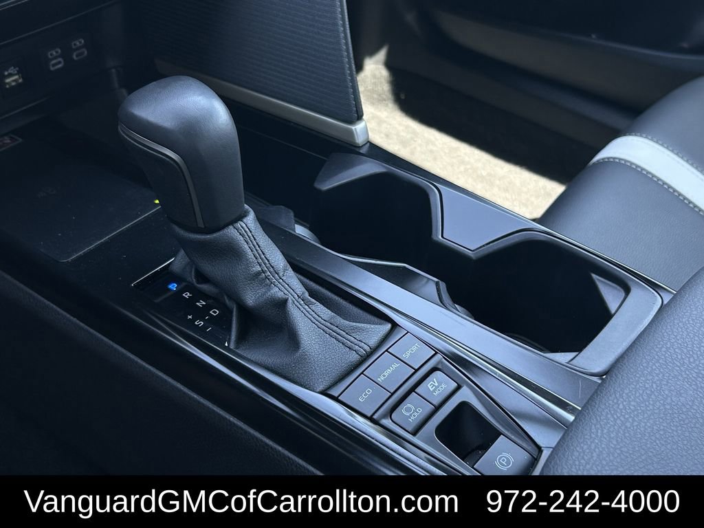 Used 2025 Toyota Camry SE image 20