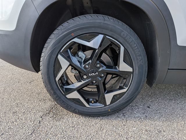 Certified 2024 Kia Seltos EX FWD image 11