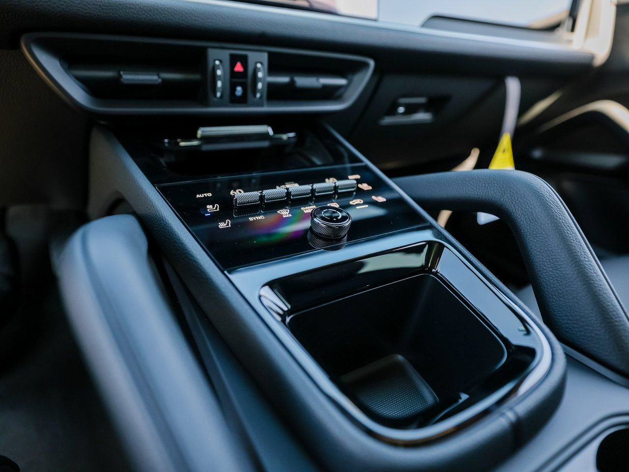 New 2026 Porsche Cayenne E-Hybrid Coupe AWD/4WD image 20