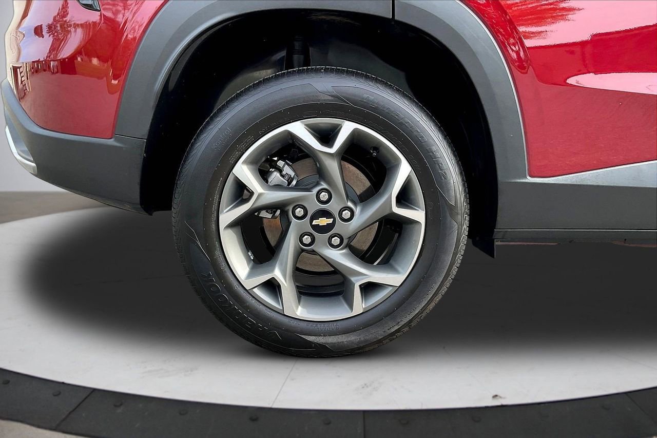 Used 2024 Chevrolet Trax LT w/ Driver Confidence Package image 35
