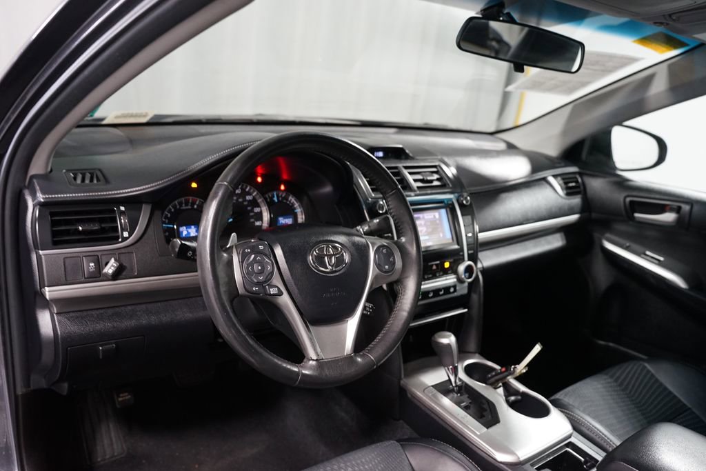Used 2012 Toyota Camry SE image 7