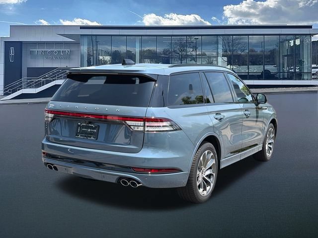 New 2026 Lincoln Aviator AWD w/ Jet Appearance Package image 8
