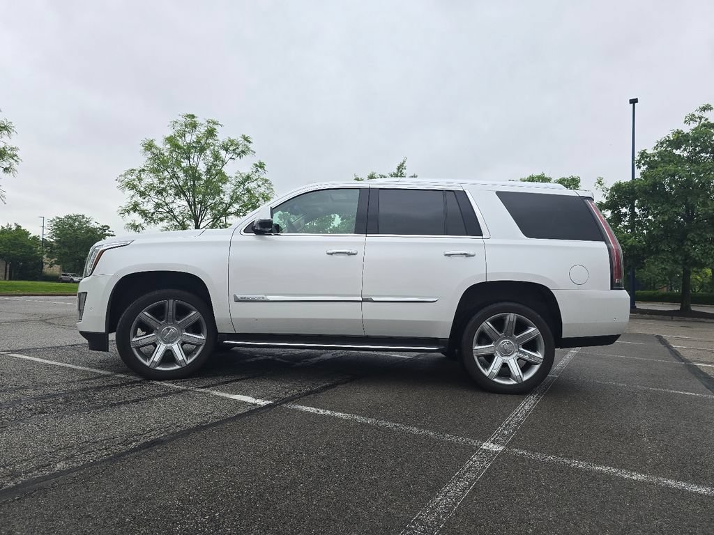 Used 2017 Cadillac Escalade Luxury AWD/4WD image 13