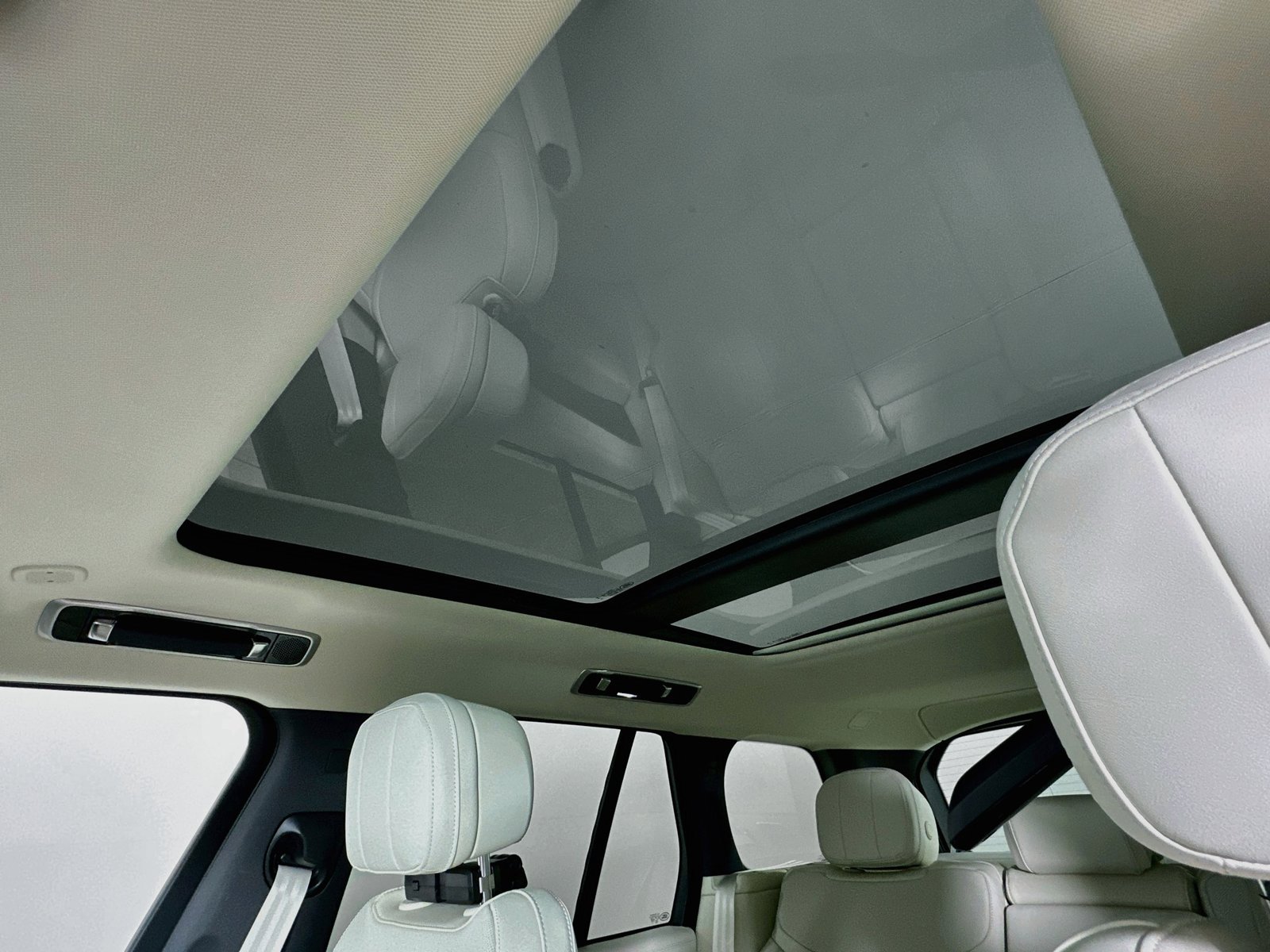 New 2027 Land Rover Range Rover SE AWD/4WD image 32
