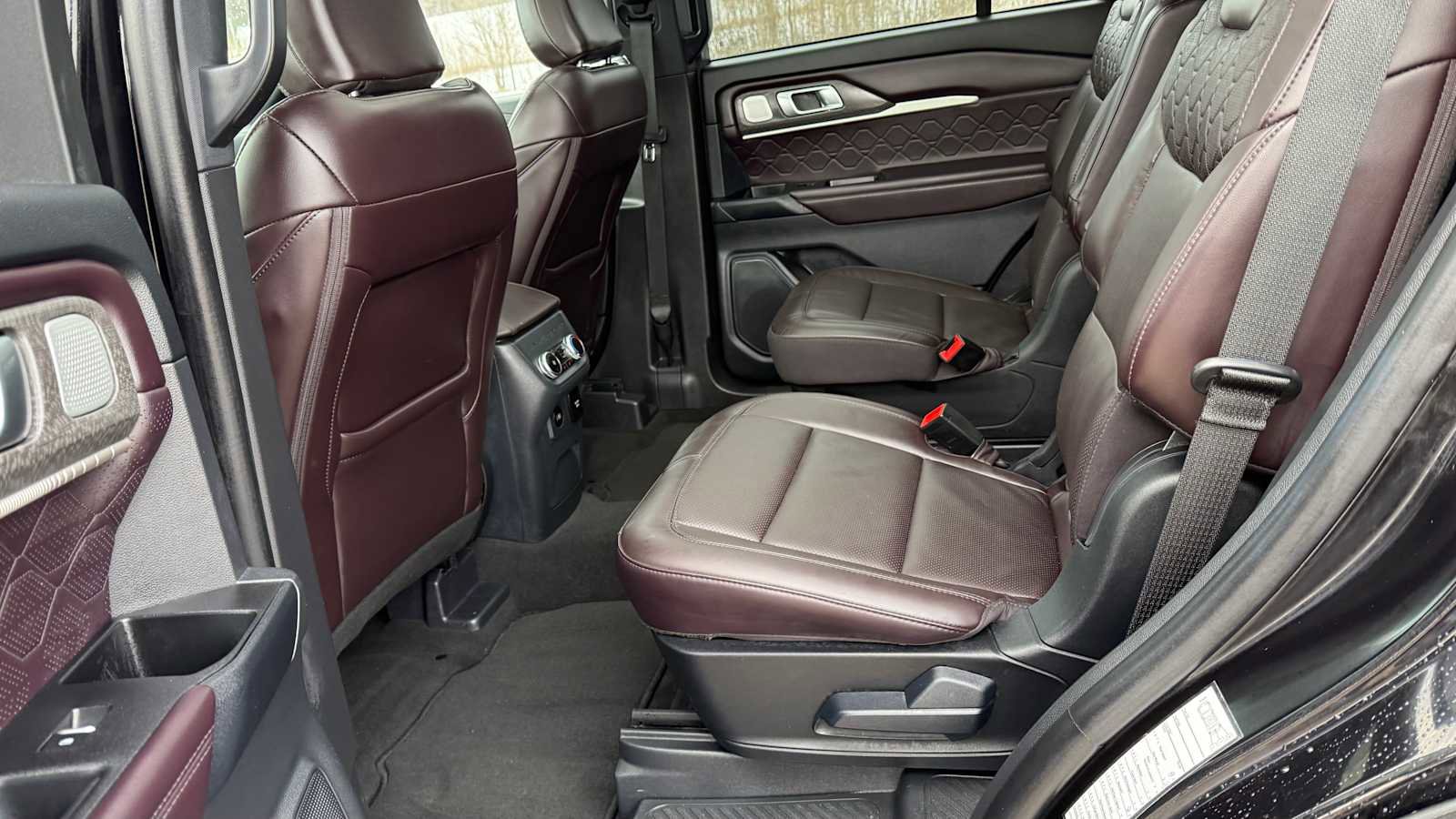 Used 2025 Ford Explorer Platinum w/ LUX Leather Package image 8