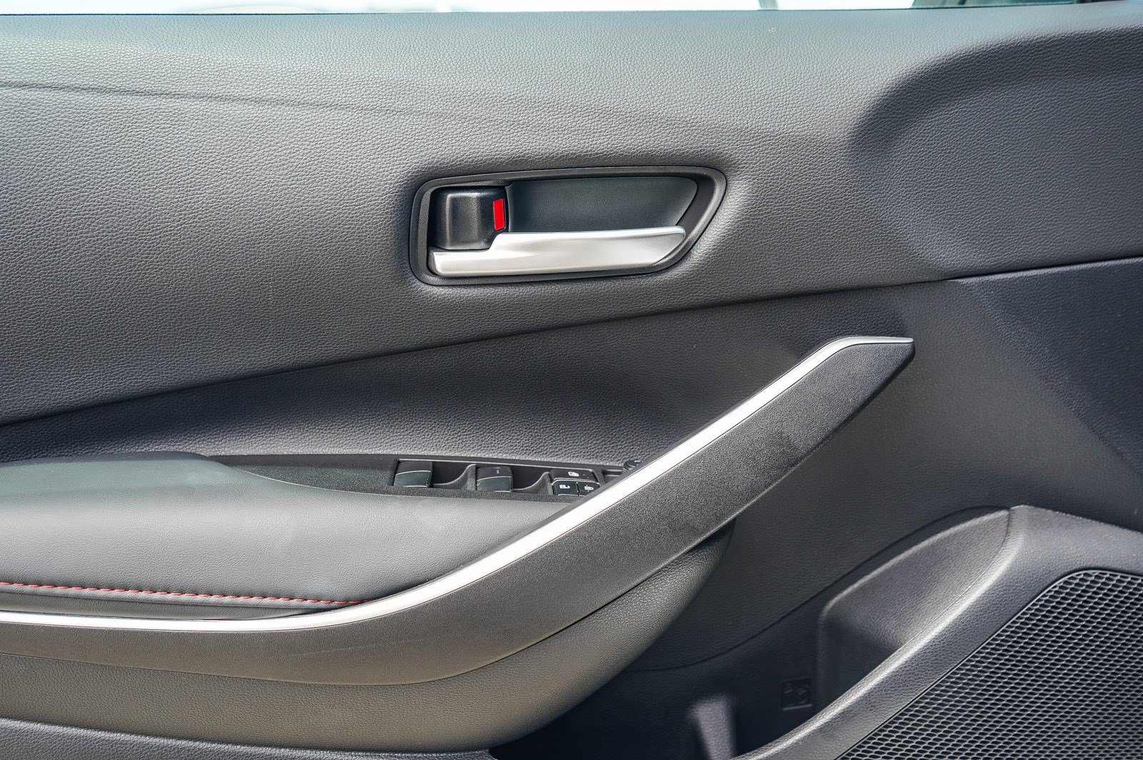 Certified 2025 Toyota Corolla SE w/ SE Premium Package FWD image 22
