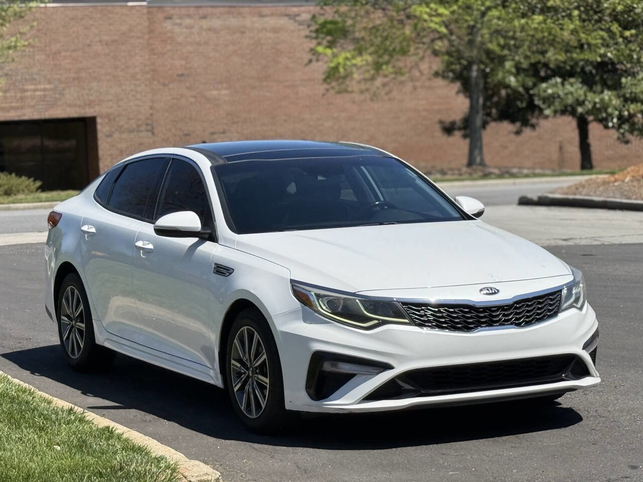 Used 2019 Kia Optima LX w/ LX Premium Package image 3