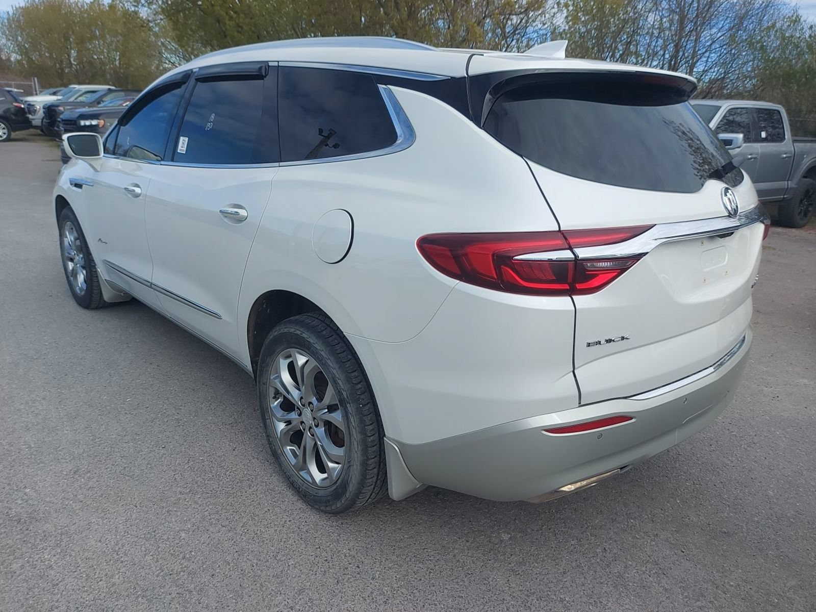 Used 2018 Buick Enclave Avenir w/ Avenir Technology Package AWD/4WD image 6