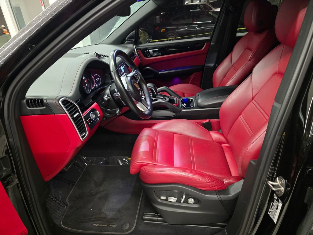 Used 2021 Porsche Cayenne S image 11
