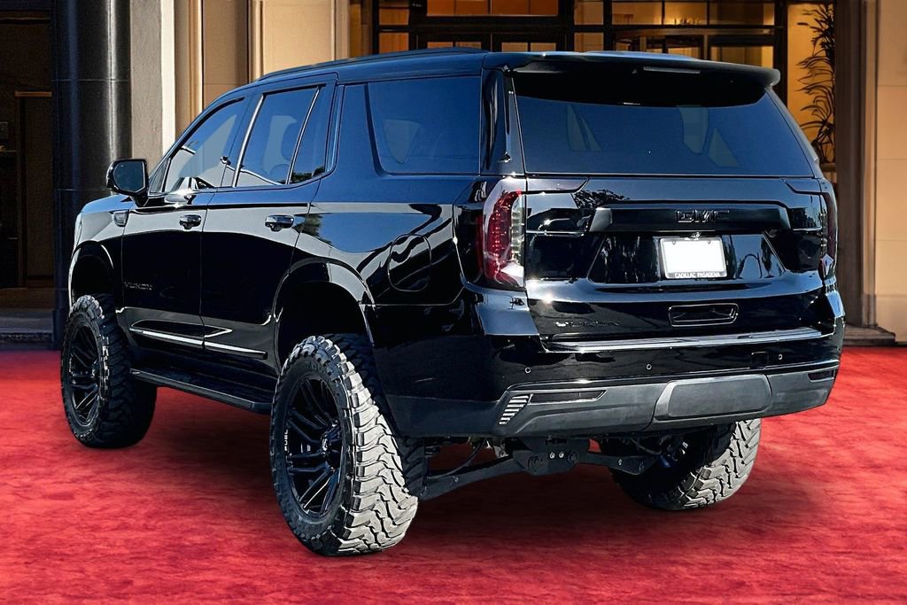 Used 2022 GMC Yukon SLT w/ SLT Premium Package image 4