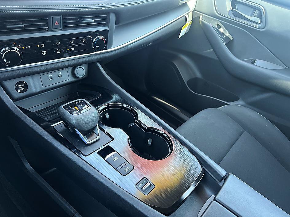 Certified 2025 Nissan Rogue S FWD image 25