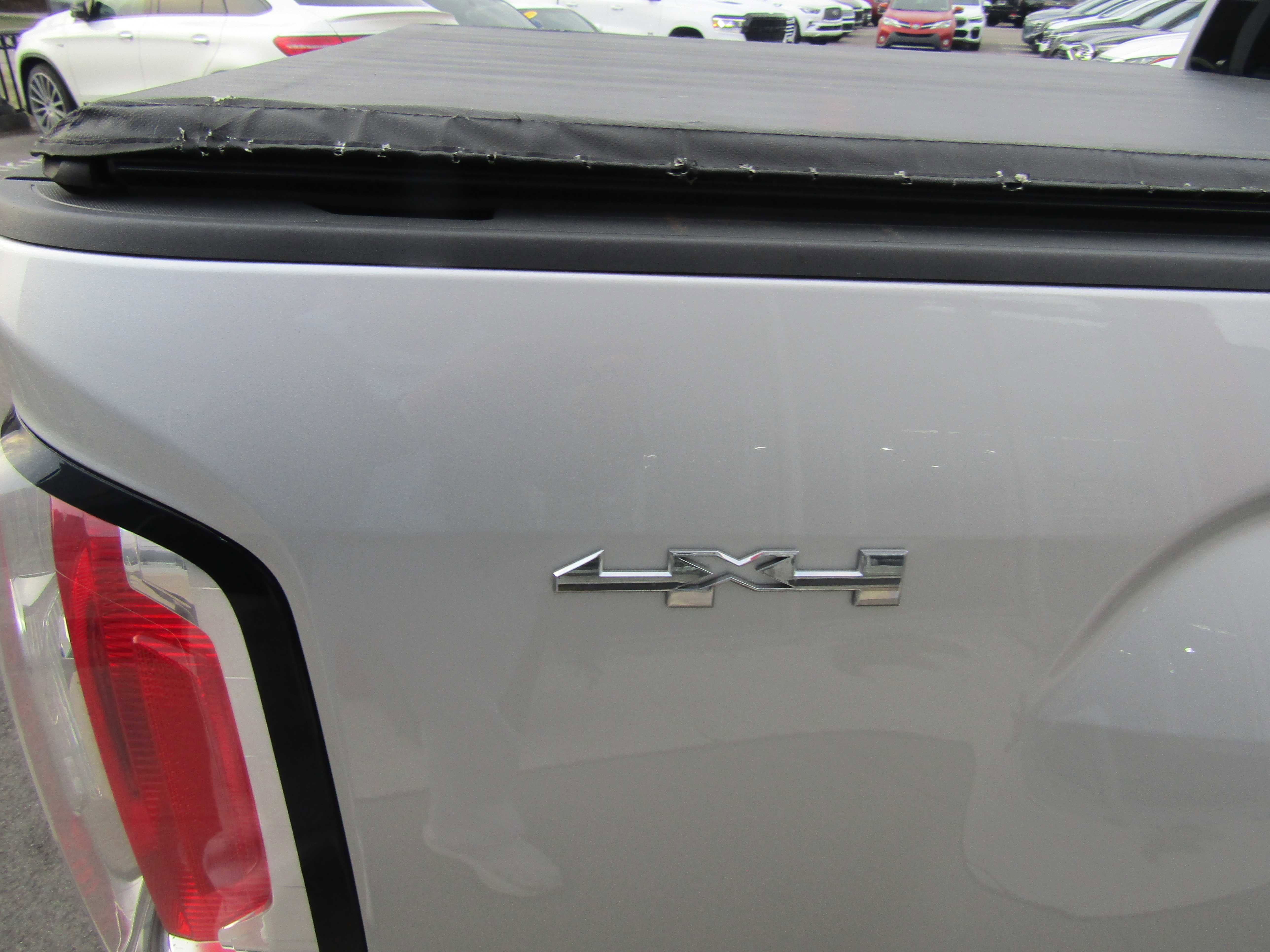 Used 2017 GMC Canyon SLE image 6