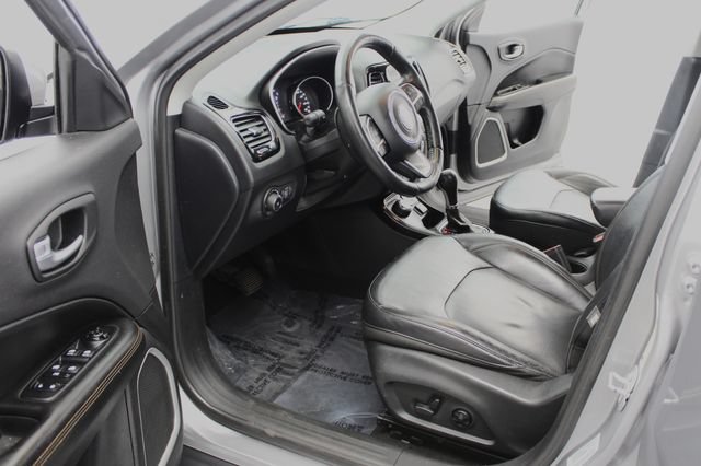 Used 2017 Jeep Compass Limited w/ Navigation Group AWD/4WD image 11