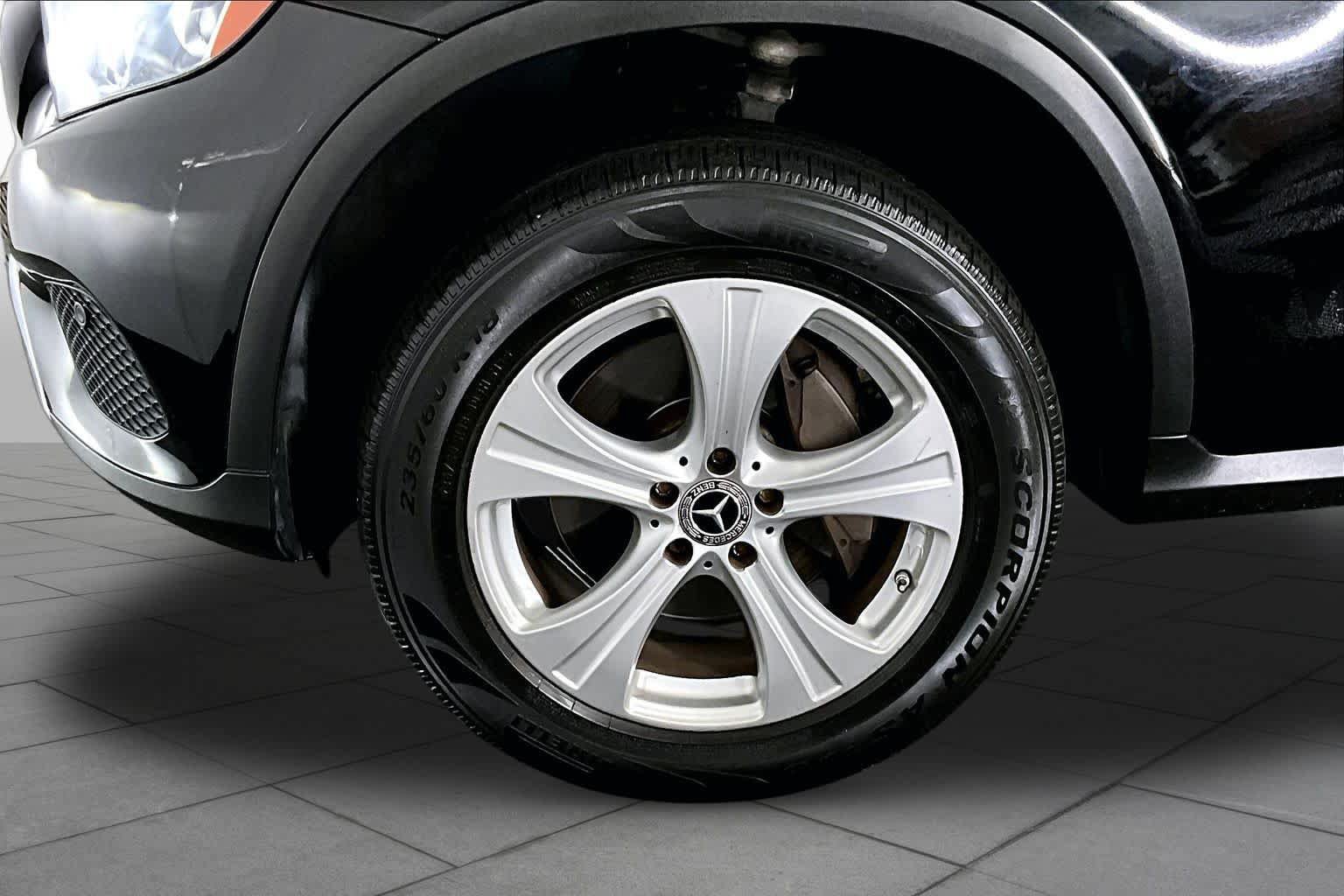 Certified 2018 Mercedes-Benz GLC 300 4MATIC image 11