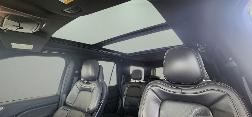 Used 2023 Lincoln Navigator Reserve image 15