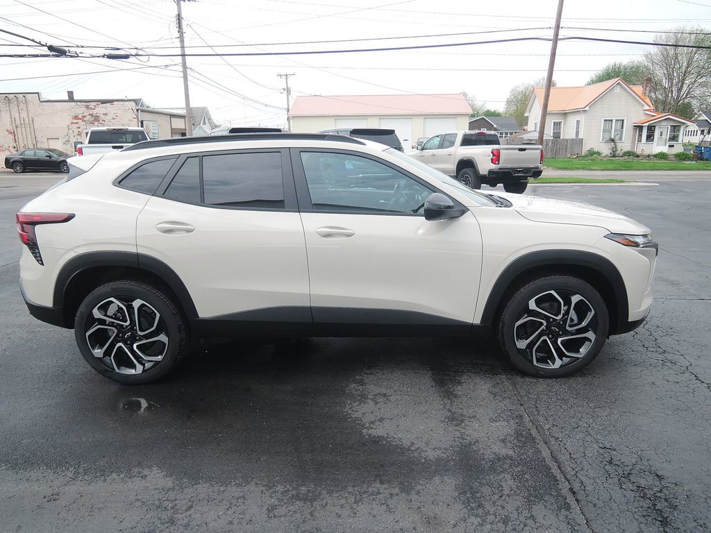 New 2026 Chevrolet Trax RS w/ Driver Confidence Package FWD image 2