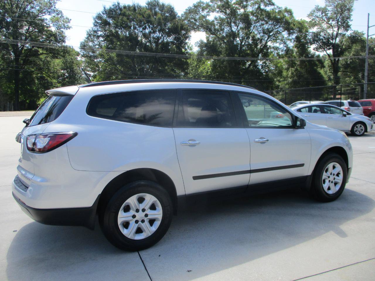 Used 2015 Chevrolet Traverse LS FWD image 25