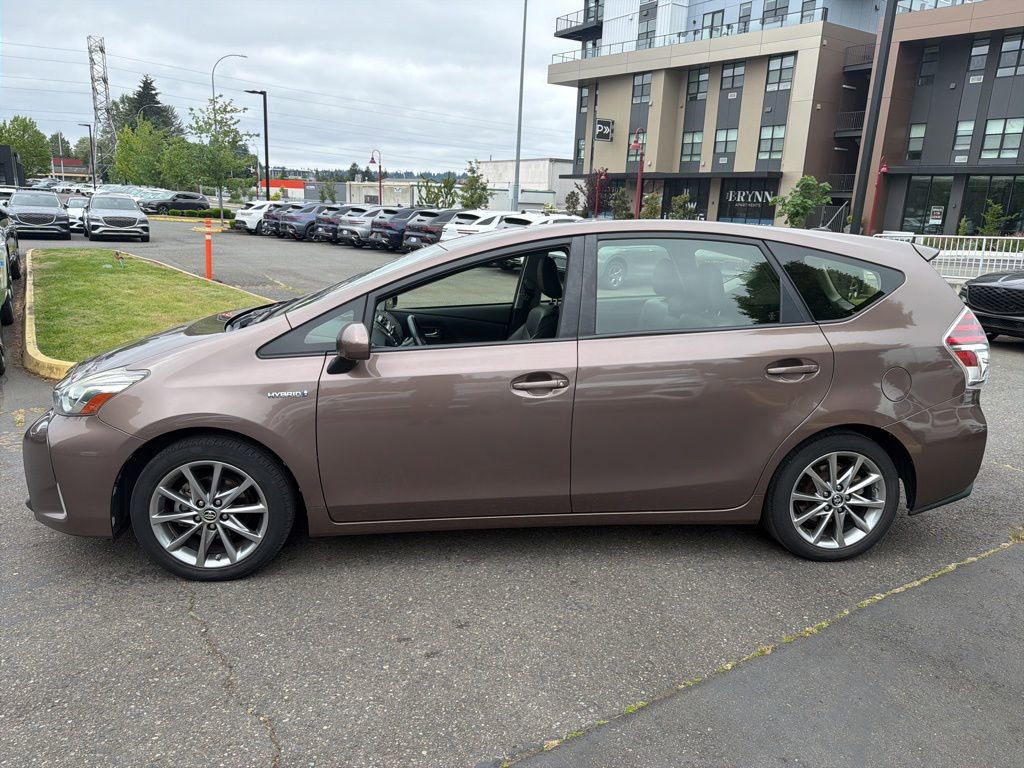 Used 2015 Toyota Prius V Five FWD image 2