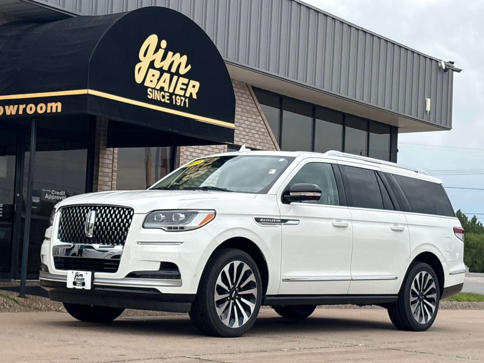Used 2022 Lincoln Navigator L Reserve AWD/4WD image 1