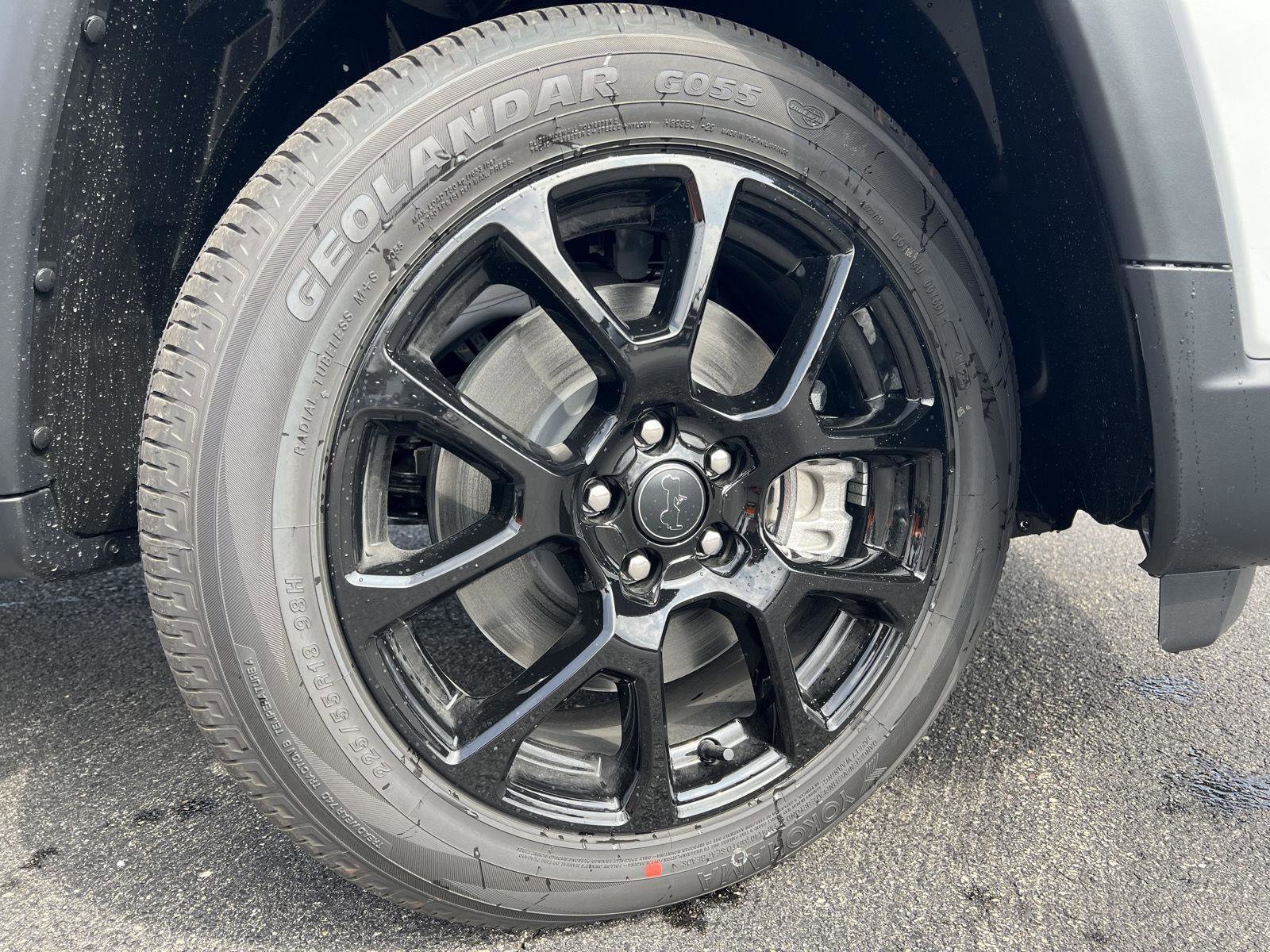 New 2026 Jeep Compass Latitude AWD/4WD image 2
