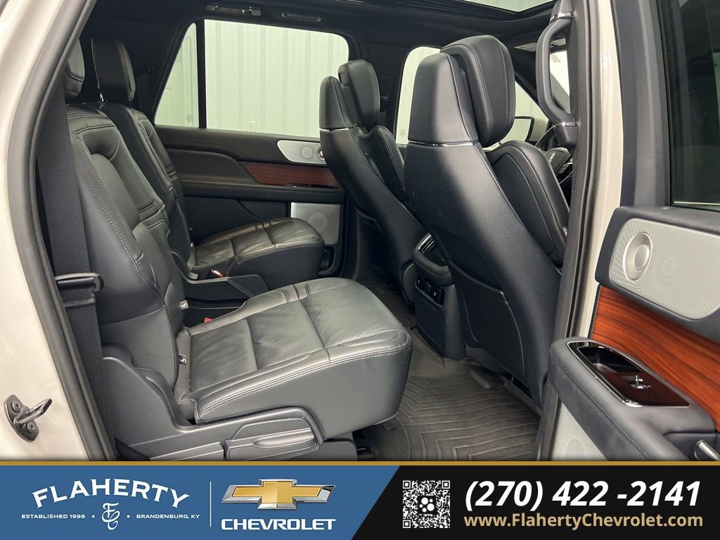 Used 2024 Lincoln Navigator L Reserve image 13