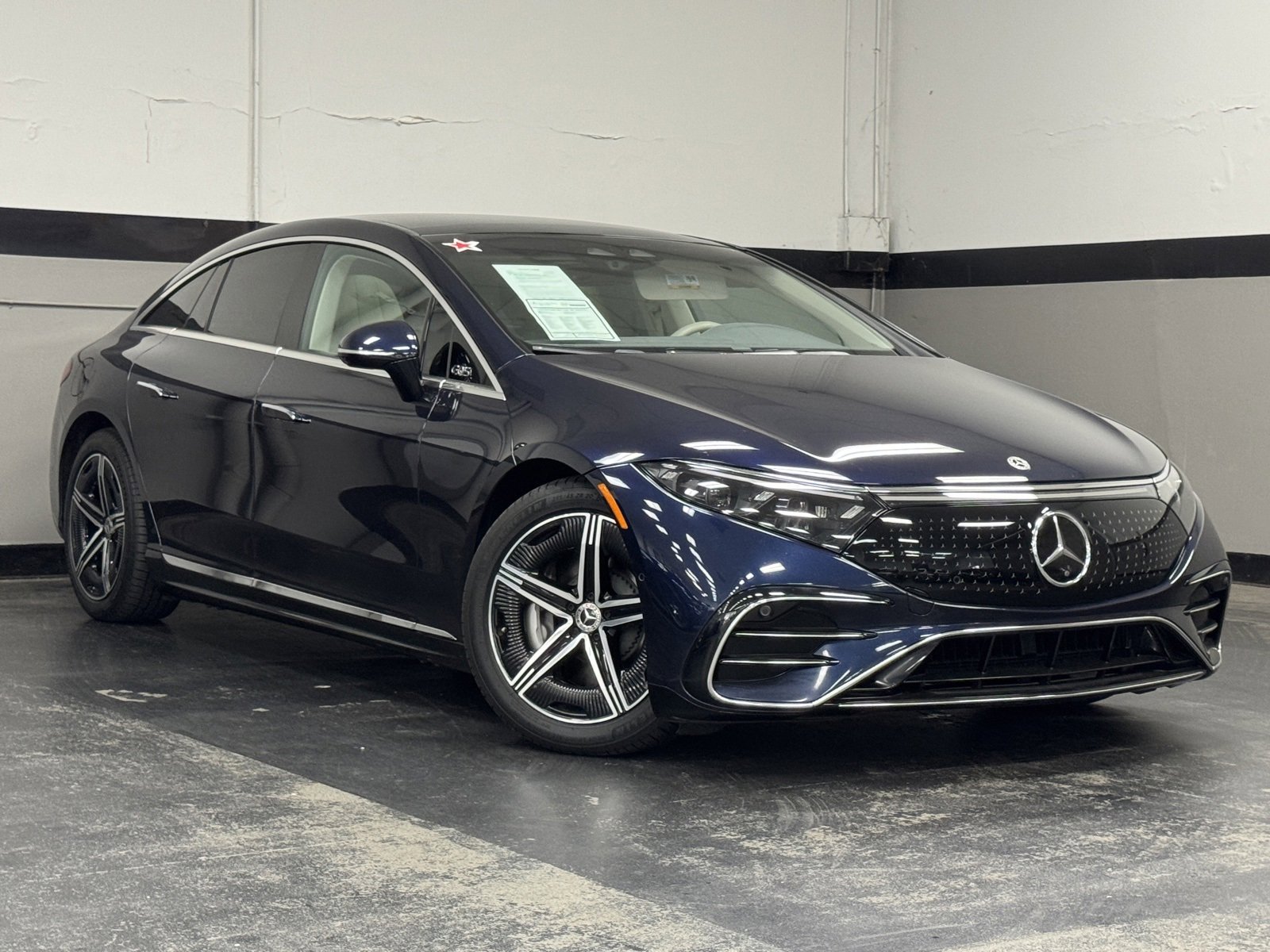 Used 2023 Mercedes-Benz EQS 580 4MATIC Sedan image 2