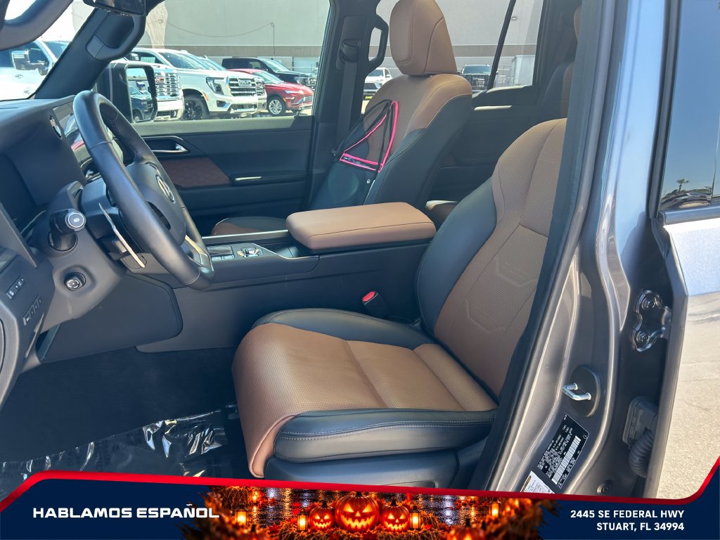 Used 2025 Lexus GX 550 w/ Cold Area Package AWD/4WD image 14