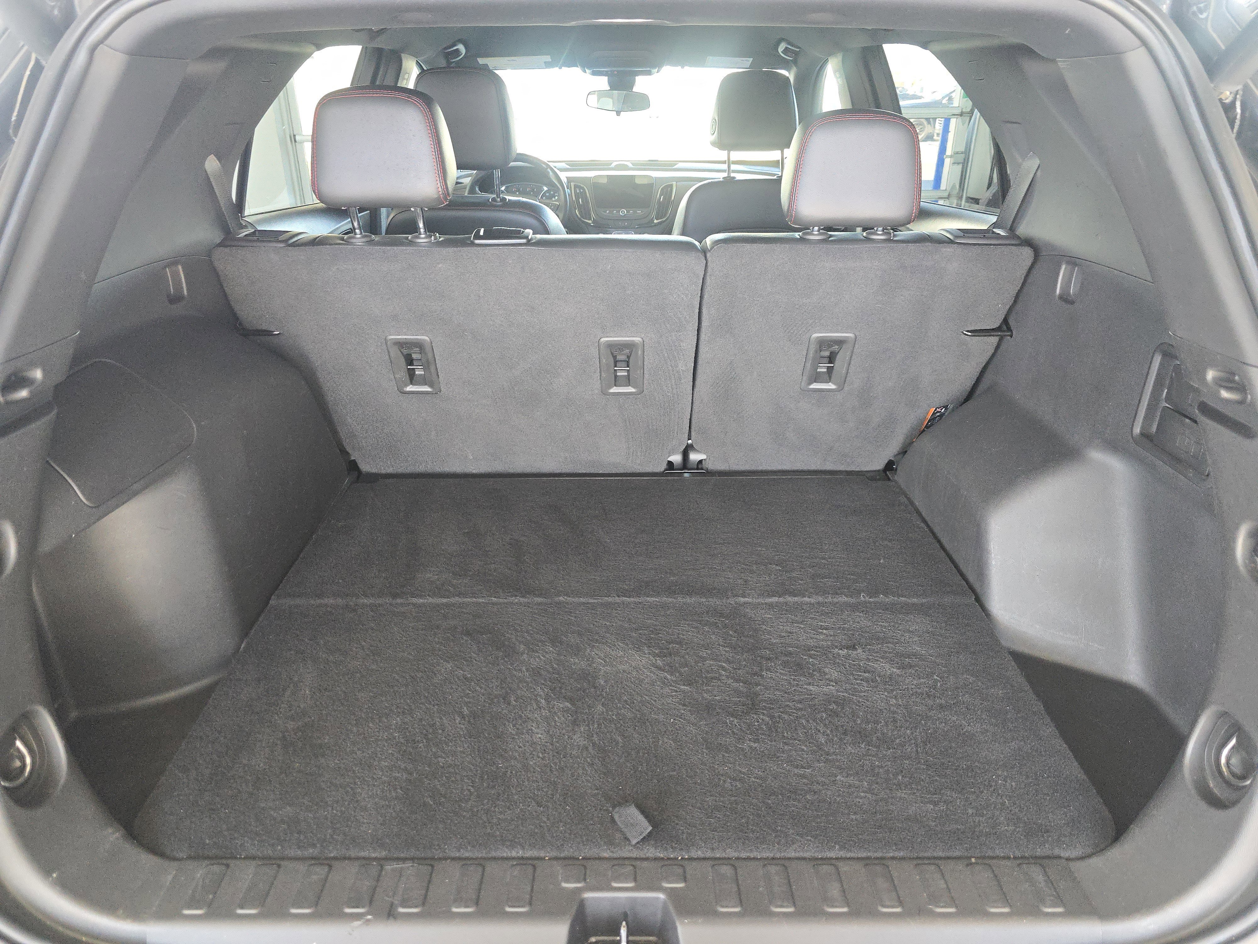 Used 2022 Chevrolet Equinox RS w/ Infotainment Package image 28