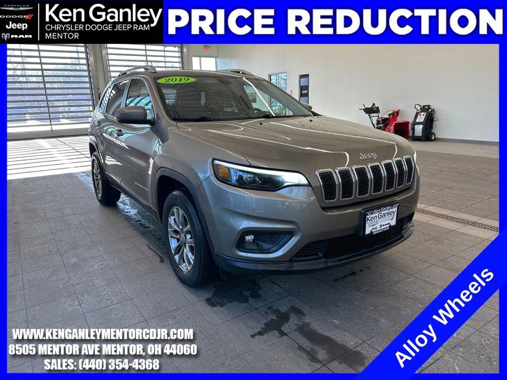 Used 2019 Jeep Cherokee Latitude Plus w/ Cold Weather Group image 1