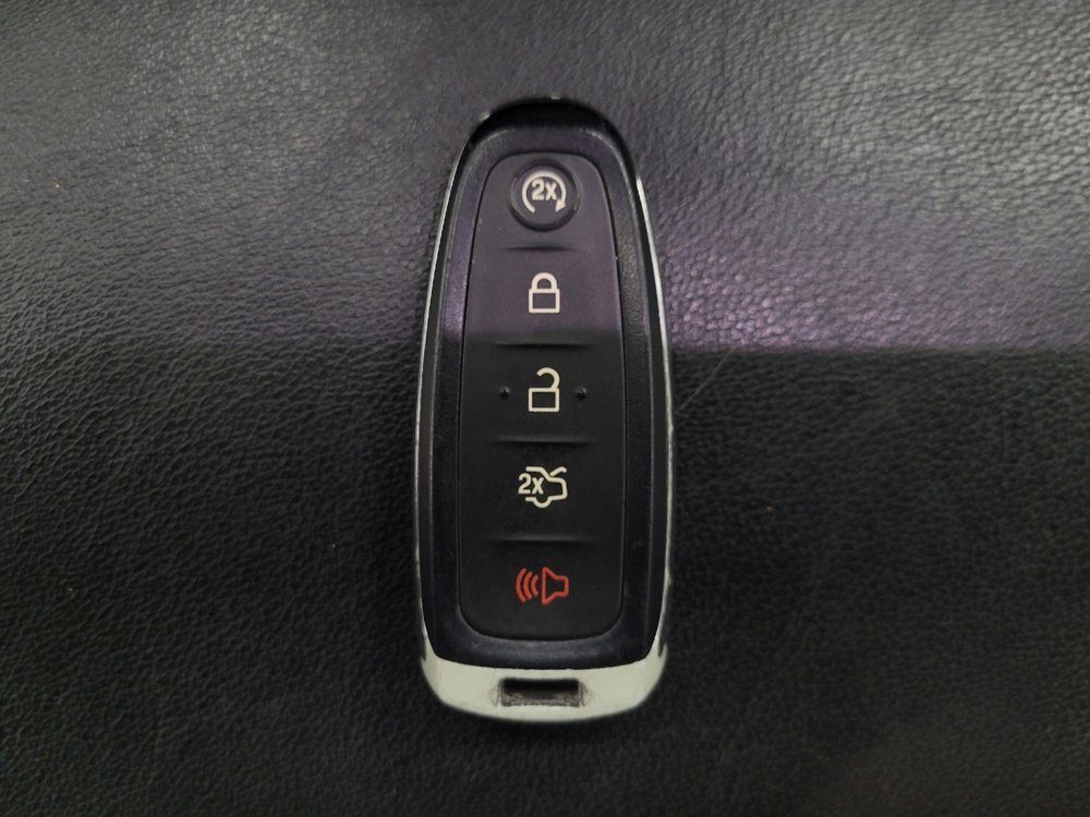 Used 2018 Ford Escape Titanium image 32