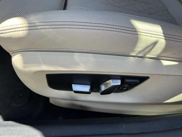 Used 2023 BMW 530e xDrive image 25