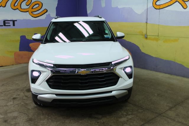 Used 2025 Chevrolet TrailBlazer LT w/ Convenience Package image 3