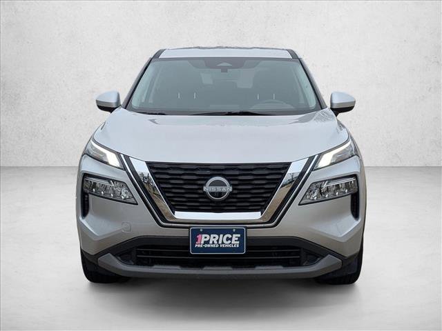 Used 2023 Nissan Rogue SV image 2