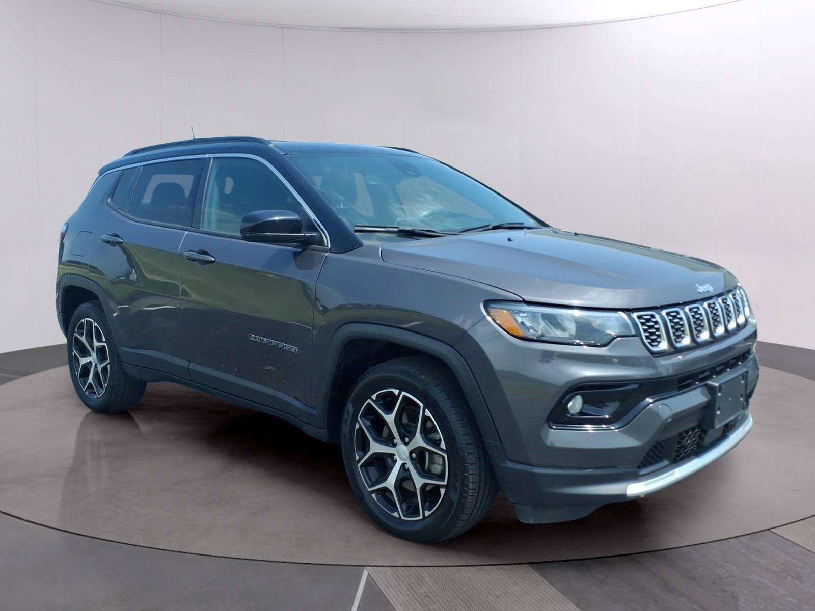 Used 2024 Jeep Compass Limited AWD/4WD image 9