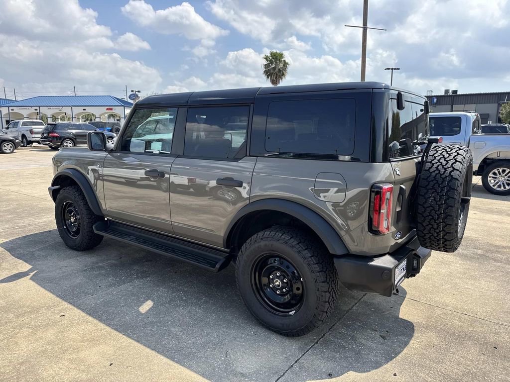 New 2026 Ford Bronco Outer Banks w/ Black Appearance Package AWD/4WD image 3