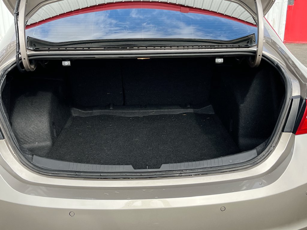 Used 2025 Chevrolet Malibu LS FWD image 26