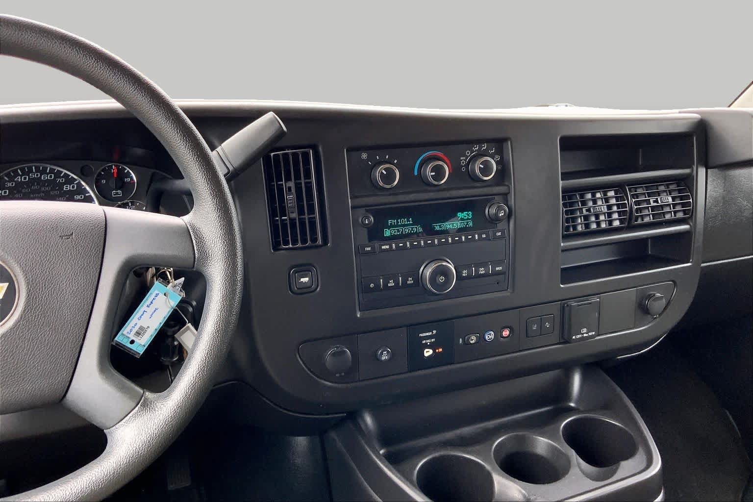 Used 2020 Chevrolet Express 2500 LT w/ LT Preferred Equipment Group RWD image 7