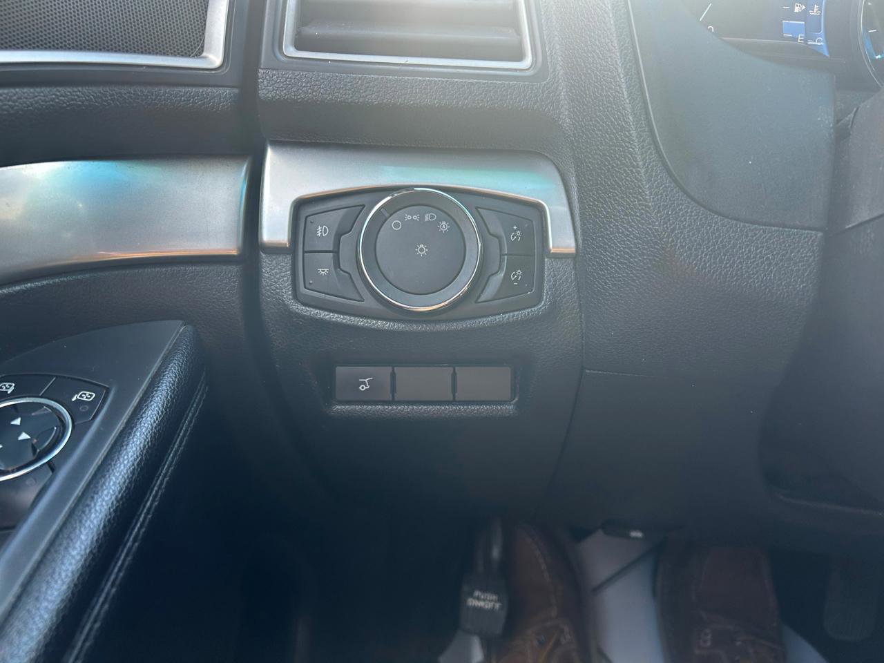 Used 2017 Ford Explorer XLT w/ Equipment Group 202A image 29